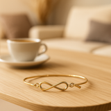 Bangle with eternity top
