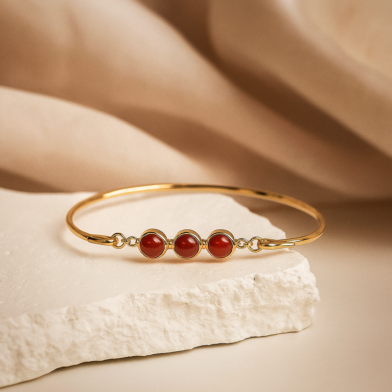 Bangle with agate Koulè top