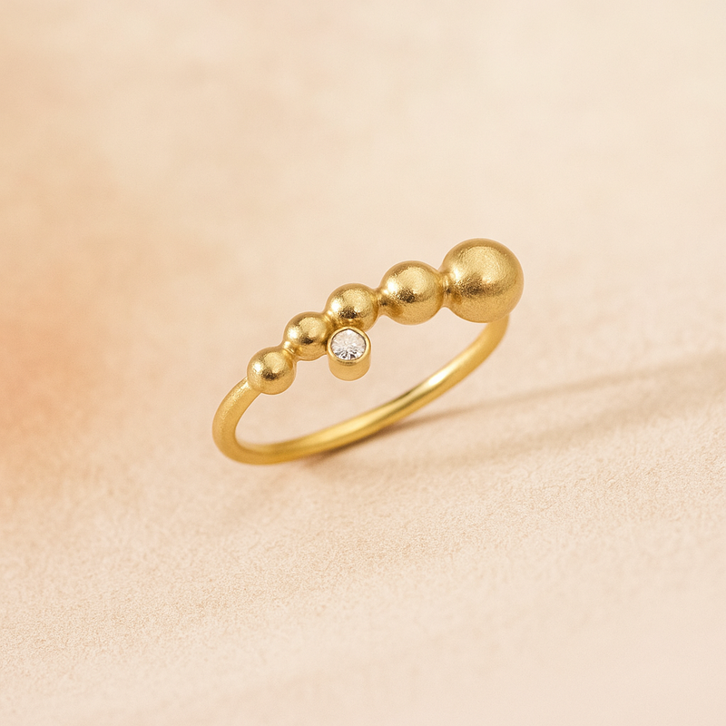 LUNA Ring with diamond