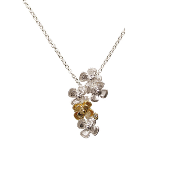 Pendant with flowers and diamond
