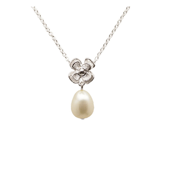 Pendant with flower and pearl