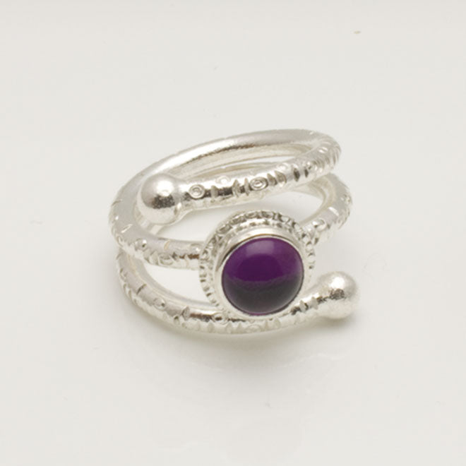 Ring with amethyst