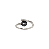 Ring mit schwarzem Diamant