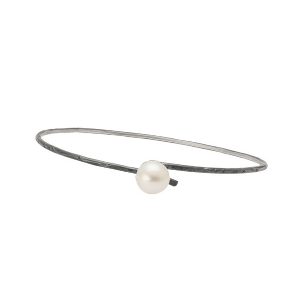 Bangle with 8mm pearl