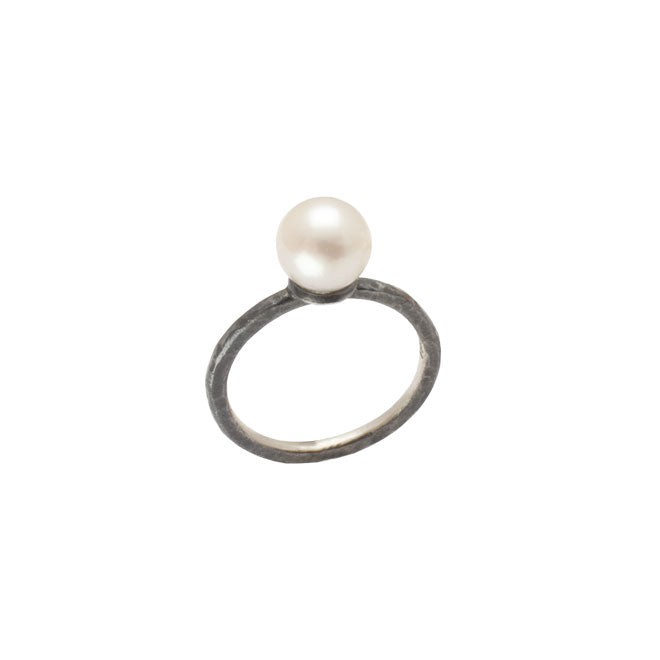 Ring with 8mm pearl