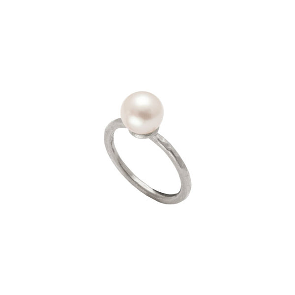 Ring with 8mm pearl