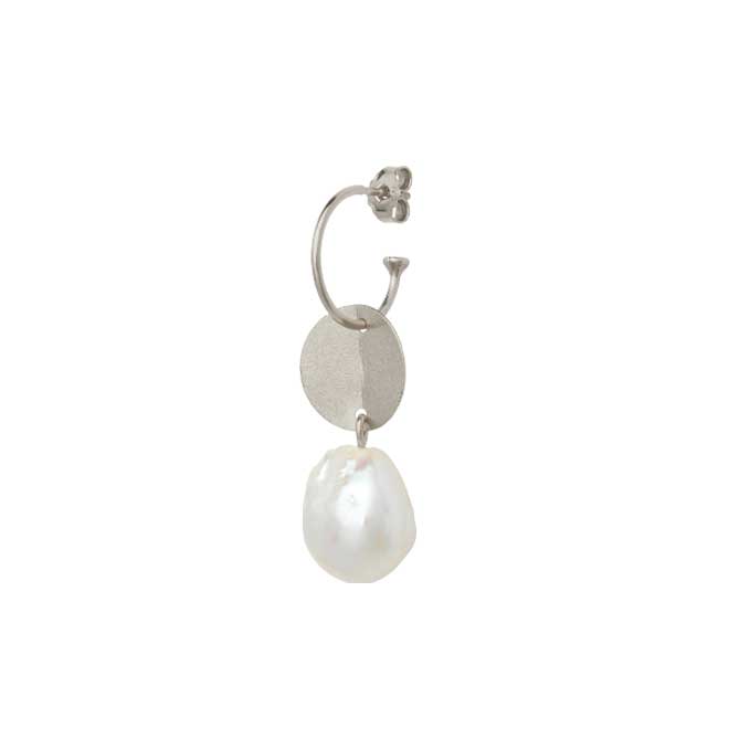 Baroque pearl earring
