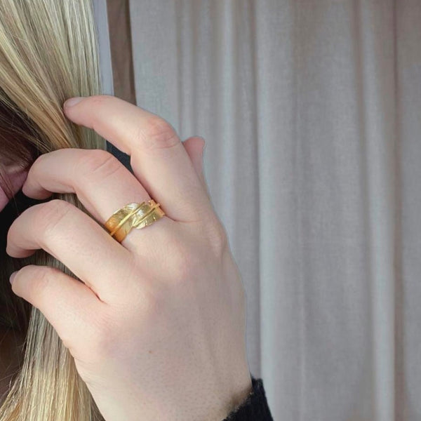 Fjer ring mellem med brillant