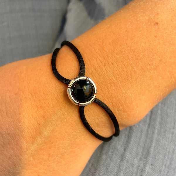 Colormatch bracelet with onyx