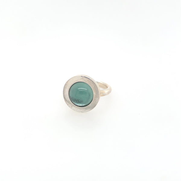 Colormatch ring with green amethyst