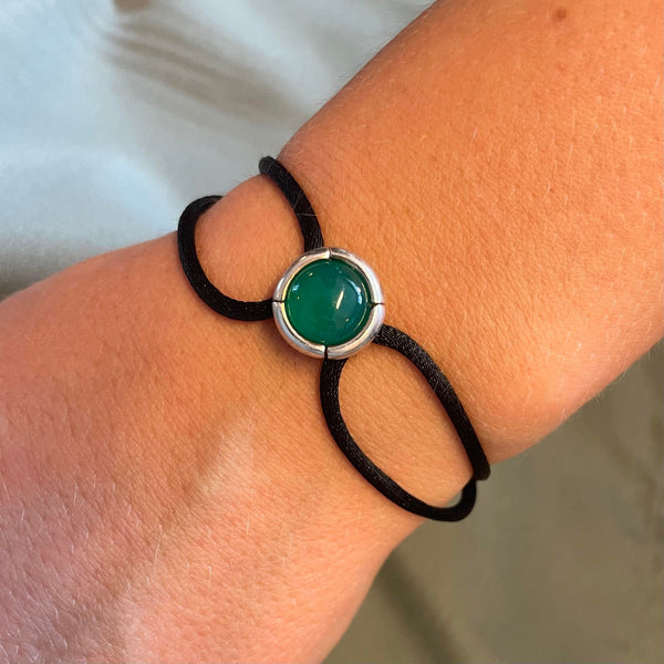 Colormatch bracelet with green onyx