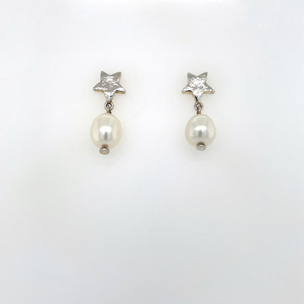 Earring with star and pearl
