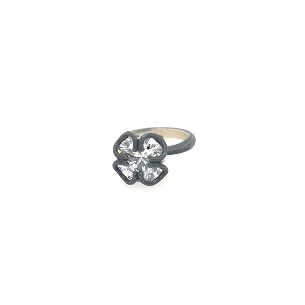 Glamour ring with zirconia