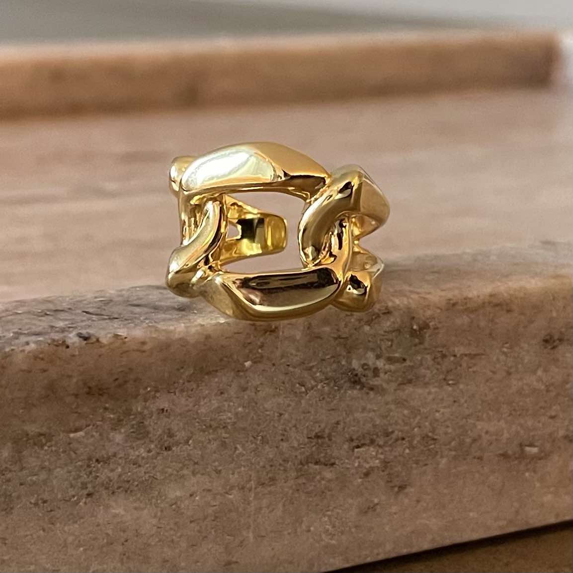 CHAINED ring – HEIRING
