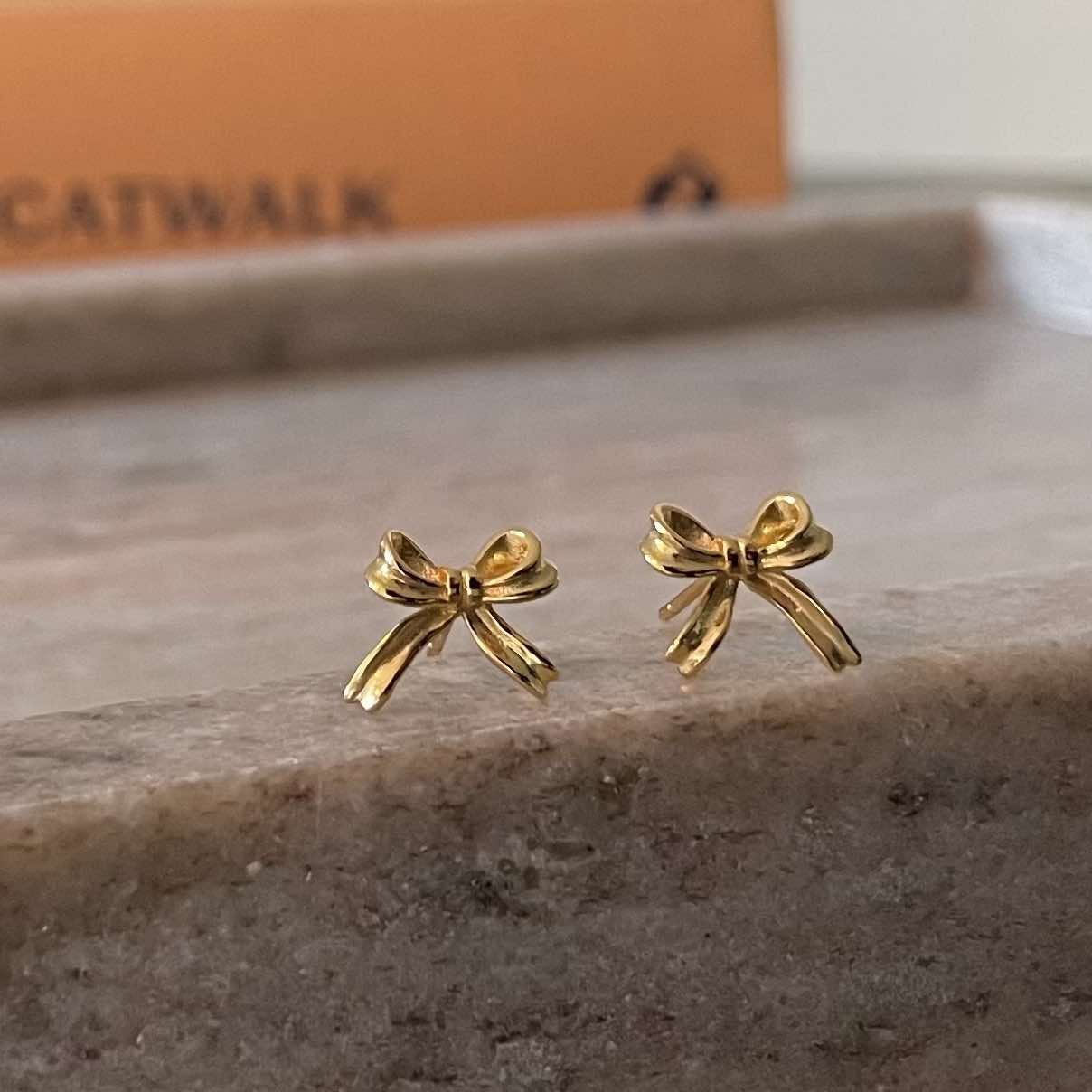 BOW earring – HEIRING