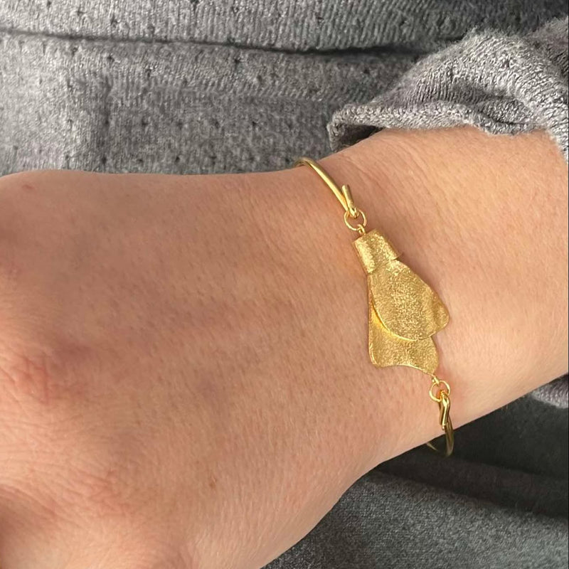 Bangle with BOW top