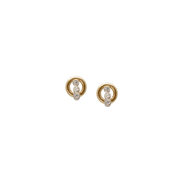 Angle earrings with diamonds