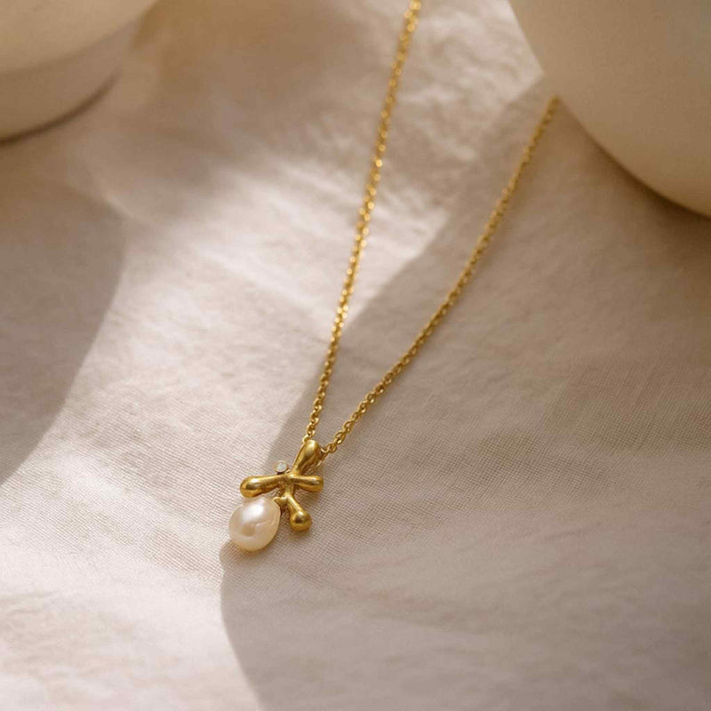 Florea vedhæng med perle og diamant