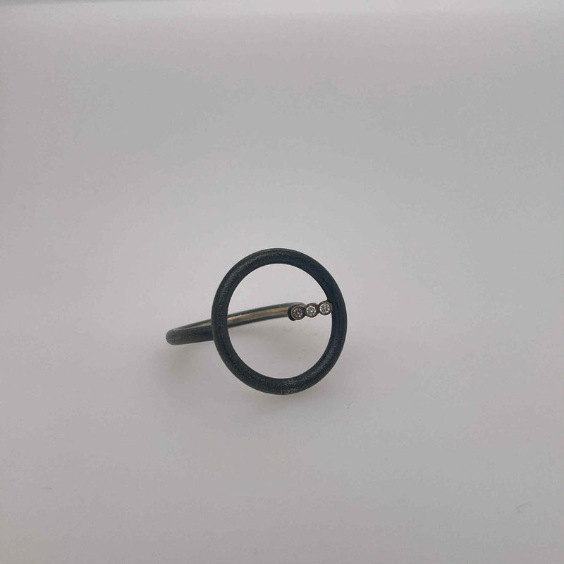 Angle ring with diamonds