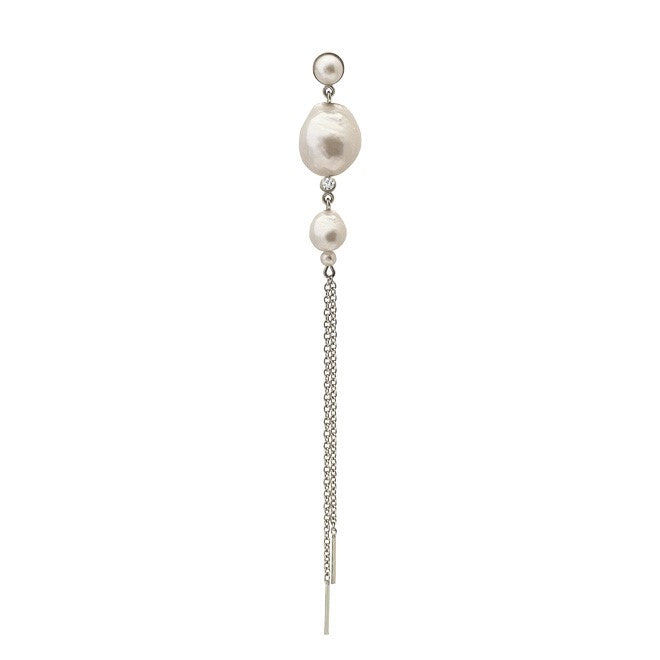 Pearl earring with chains